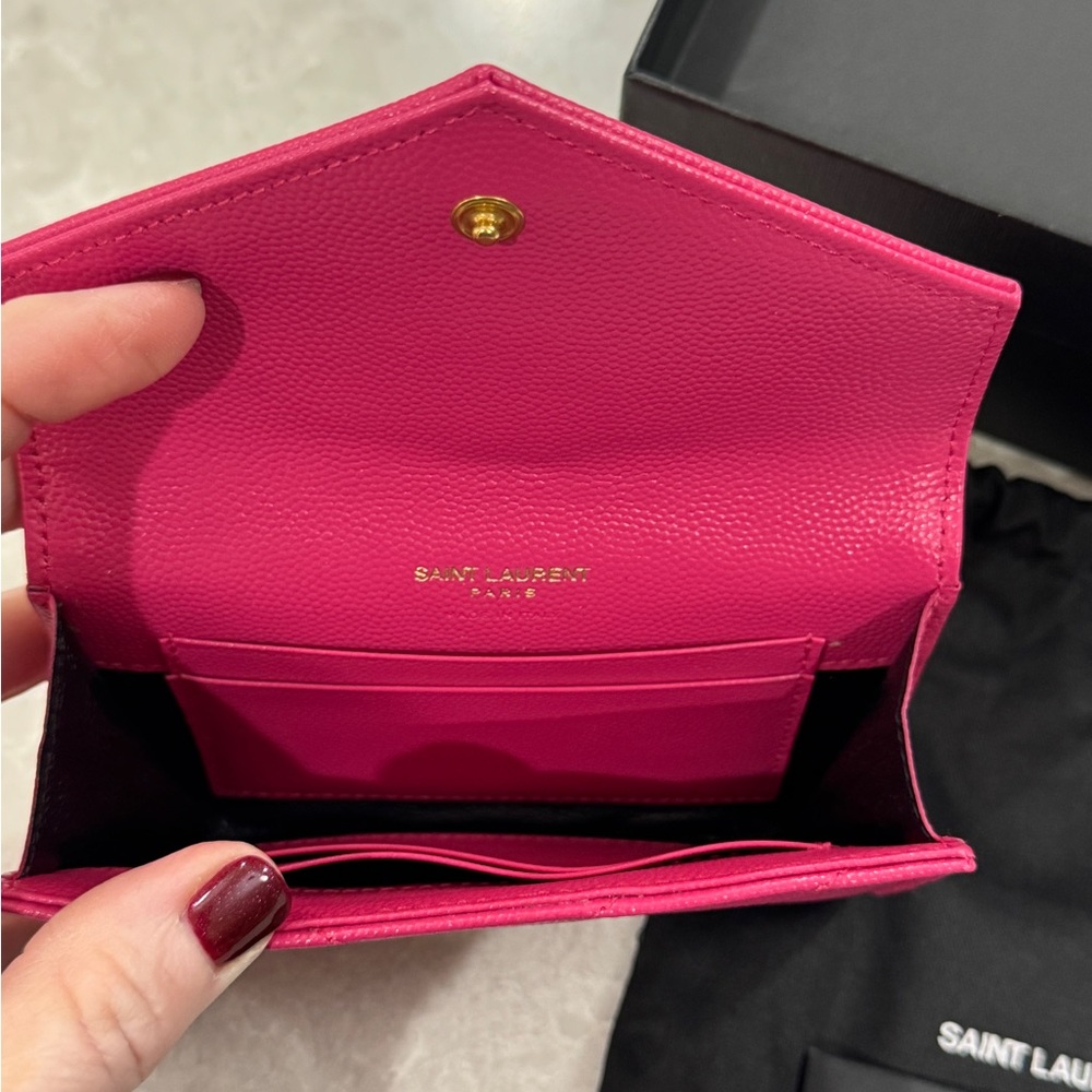 YVES SAINT LAURENT
Cassandre Matelasse Small Envelope Wallet Fuchsia - Picture 2 of 8